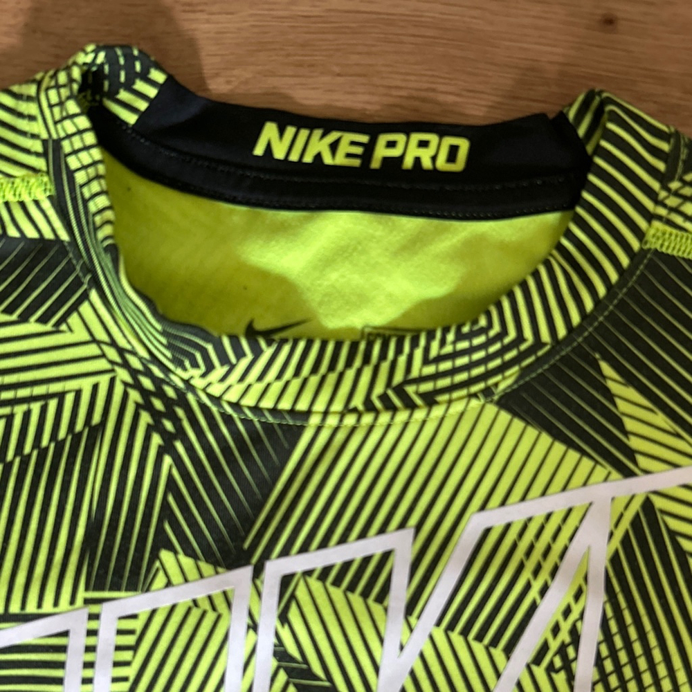 Boys Nike Green Black Geometric Long Sleeve Tee XL - Picture 4 of 7